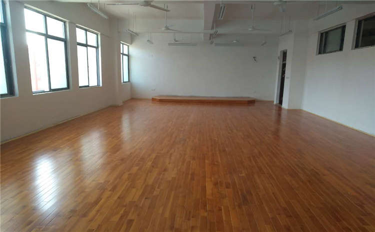 橡膠木NBA籃球場(chǎng)木地板哪個(gè)品牌好?