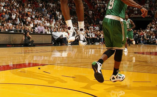 上海專(zhuān)用體育場(chǎng)地板每平米價(jià)格