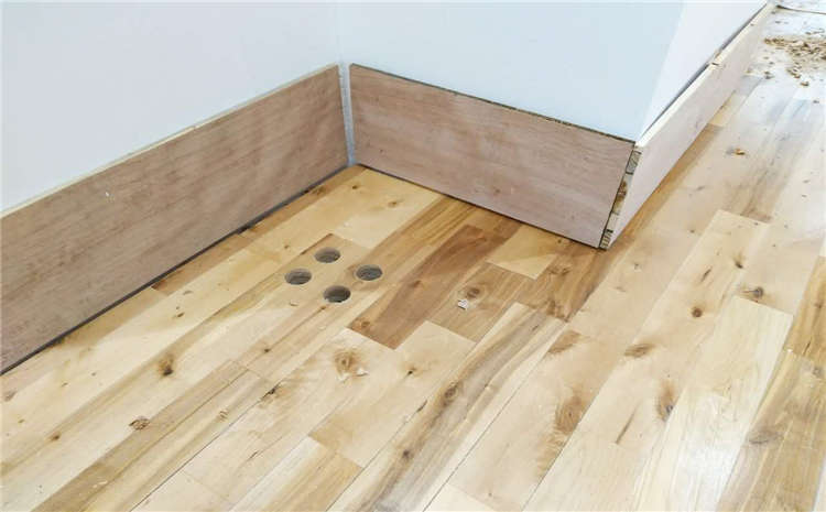 硬木企口體育館木地板價(jià)格是多少錢?