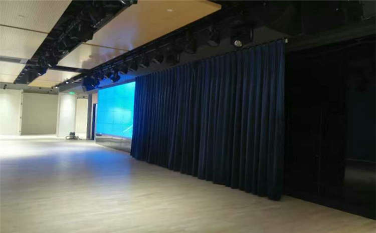 春季體育館專用木地板如何養(yǎng)護(hù)?