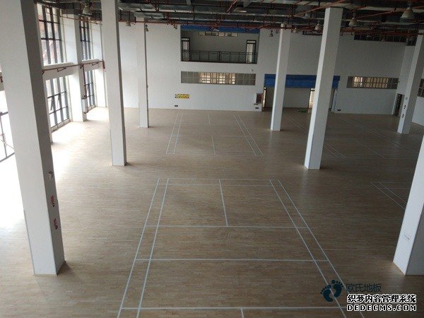 常見(jiàn)的籃球地板維修
